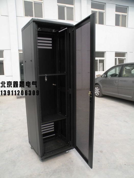 XC-4A九折型材仿威圖服務(wù)器機柜。4.jpg